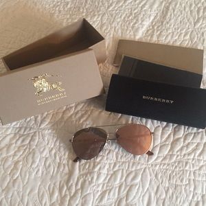 NWT Authentic Burberry Aviator Rose Gold Glasses
